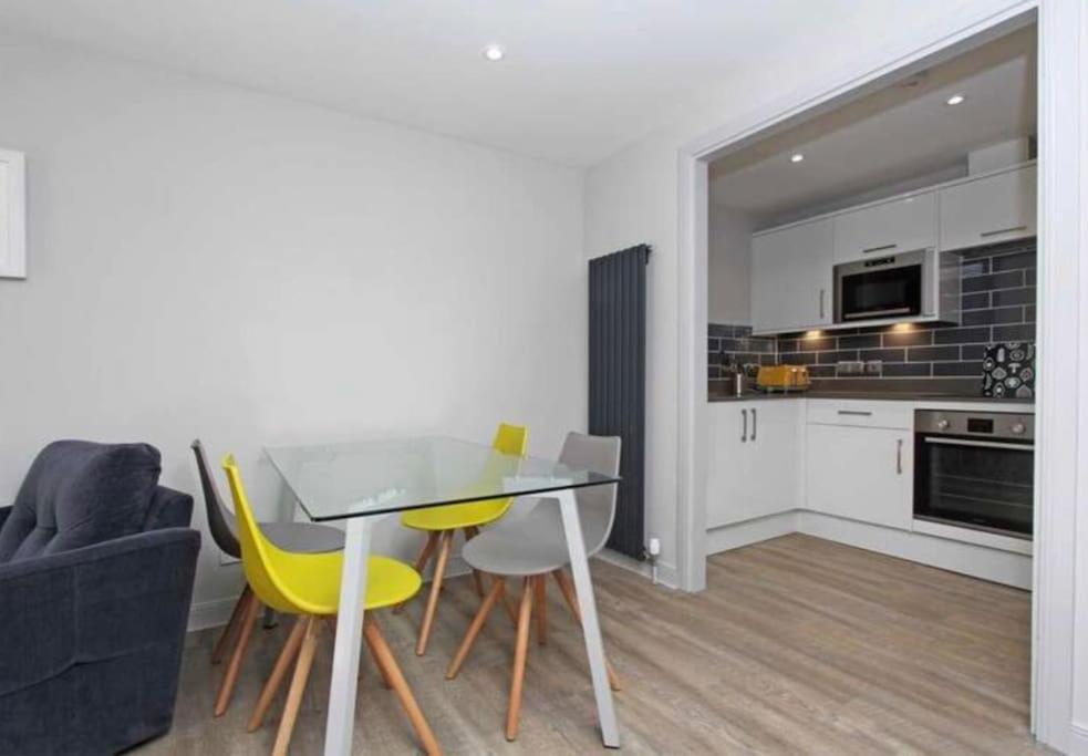 Luxury 2 Bedroom Flat Near Hay Market EDI Exterior photo